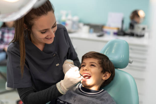 Best Dentist for Tooth Abscess  in Middlefield, OH